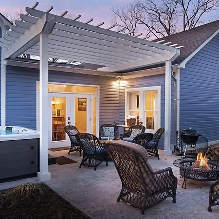 Vino Vida Spacious Home With Hot Tub